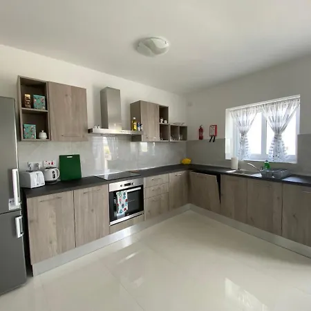 Appartement Sunshine - Modern Three Bedroom - No 3 Mellieħa