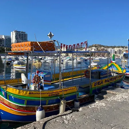 Sunshine - Modern Three Bedroom - No 3