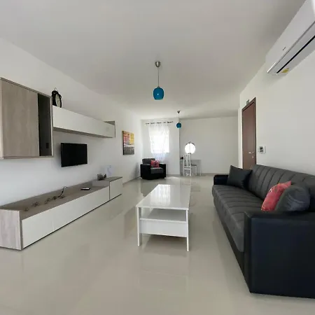 Sunshine - Modern Three Bedroom - No 3 * Mellieħa