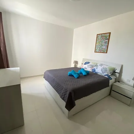 アパート Sunshine - Modern Three Bedroom - No 3