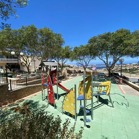 Sunshine - Modern Three Bedroom - No 3